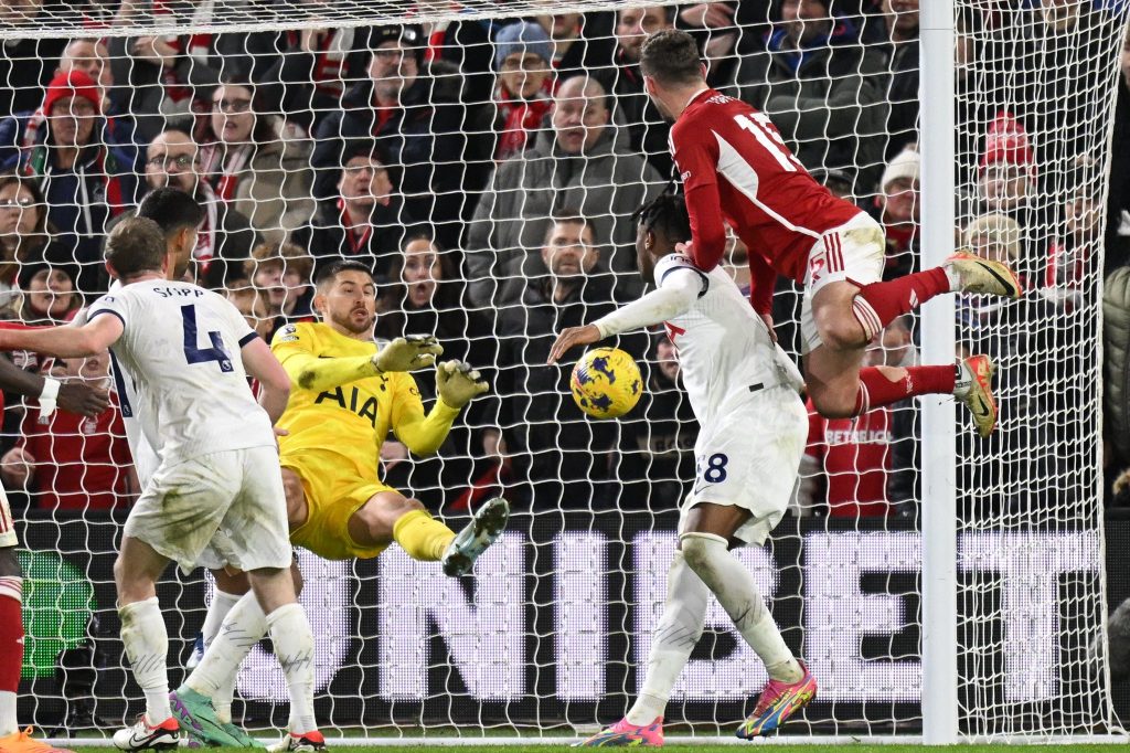 Νότιγχαμ Φόρεστ – Τότεναμ 0-2: Το πάλεψαν οι γηπεδούχοι, αλλά τα «σπιρούνια» πήραν το διπλό