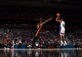 Χοκς – Κινγκς 110-117: Νίκησαν οι Κινγκς, «DNP» ο Βεζένκοφ