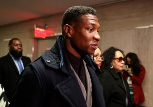 Τζόναθαν Μέιτζορς: Ο ηθοποιός ταινιών της Marvel κρίθηκε ένοχος για σεξουαλική παρενόχληση και επίθεση