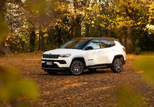 Jeep Compass: Εξοπλιστική αναδιάρθρωση