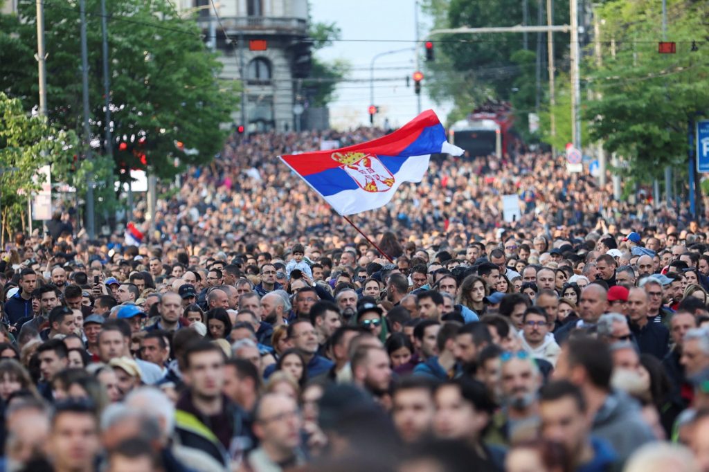 Βαρύ το κλίμα στη Σερβία – Ενστάσεις και διαδηλώσεις φέρνει η νίκη Βούτσιτς
