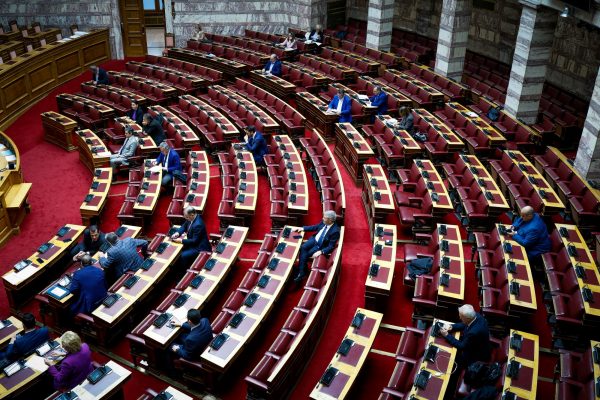 Βουλή: Πέρασε το νομοσχέδιο για την Πολιτική Προστασία – Τι ψήφισε η αντιπολίτευση