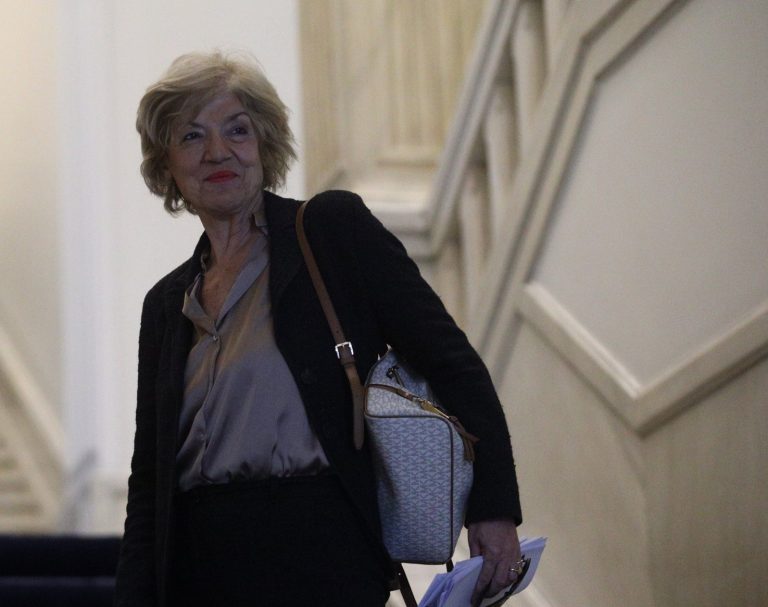 Σία Αναγνωστοπούλου: «Ελλιπές αλλά θετικό βήμα η ρύθμιση για τους παράτυπους μετανάστες»