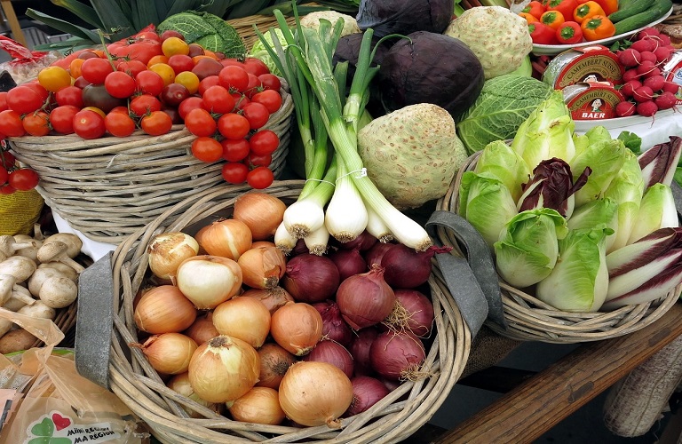 Φρούτα και λαχανικά: Εκτοξεύθηκαν οι εισαγωγές και το Νοέμβριο