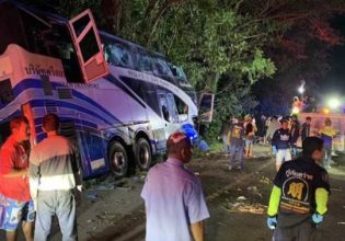 Ταϊλάνδη: Λεωφορείο έπεσε σε δέντρο και κόπηκε στα δύο – 14 νεκροί