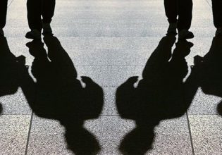 Θεσσαλονίκη: Δέκα μήνες φυλάκιση με αναστολή στον 60χρονο που είχε γίνει η «σκιά» 22χρονης