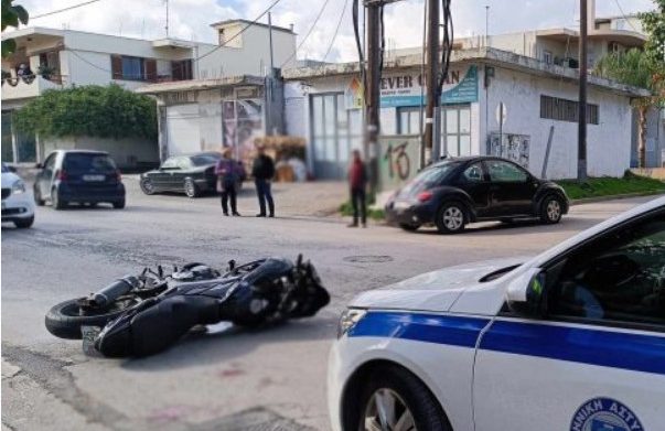 Χανιά: Σύγκρουση αυτοκινήτου με μηχανή - Στο νοσοκομείο ο μοτοσικλετιστής