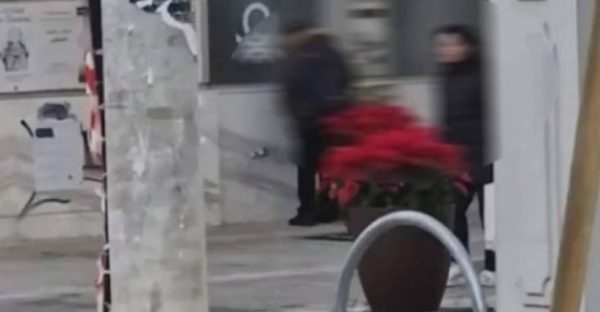 Χανιά: Ασυγκράτητο ζευγάρι έκανε σεξ δημοσίως στο κέντρο της πόλης