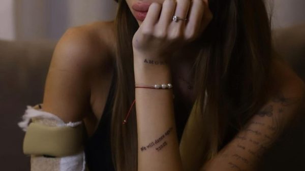 Ισραήλ: «Θα χορέψουμε ξανά» – Το τατουάζ πρώην ομήρου της Χαμάς για την επίθεση στο μουσικό φεστιβάλ