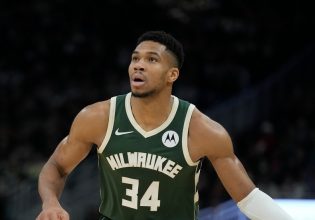 Η εντυπωσιακή εμφάνιση του Αντετοκούνμπο που όμως δεν ήταν αρκετή για τους Μπακς (vid)