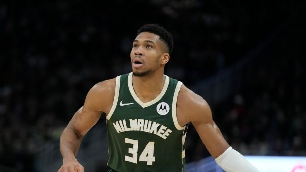 Η εντυπωσιακή εμφάνιση του Αντετοκούνμπο που όμως δεν ήταν αρκετή για τους Μπακς (vid)