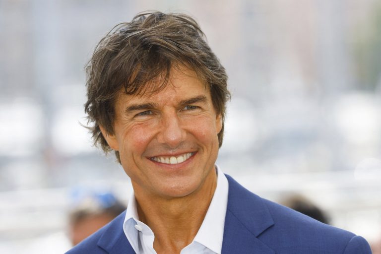 Ο Τομ Κρουζ νοίκιασε ολόκληρο όροφο εστιατορίου για ραντεβού με την 36χρονη Elsina