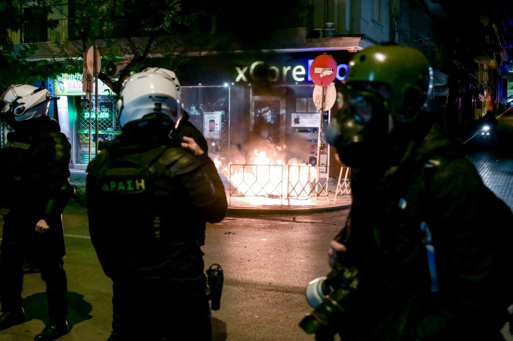 Αλέξης Γρηγορόπουλος: Επεισόδια στο κέντρο της Θεσσαλονίκης μετά την πορεία για την επέτειο δολοφονίας