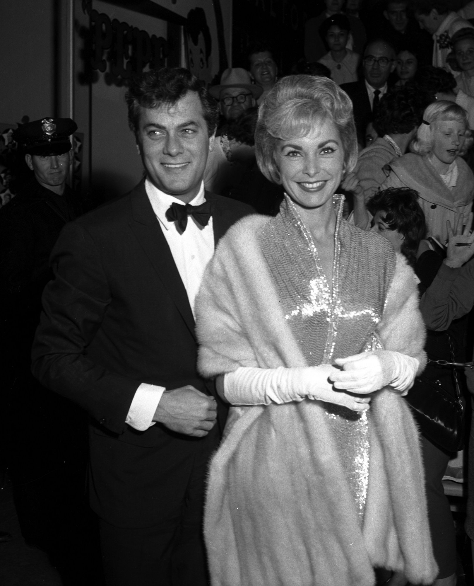 Tony Curtis and Janet Leigh at premiere of Pepe | Lamianow.gr