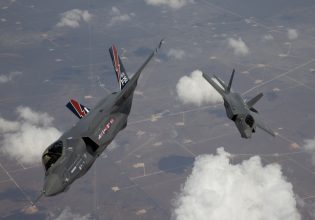 ΗΠΑ και Βρετανία ενώνουν τις δυνάμεις τους για να ισοπεδώσουν τους Χούθι