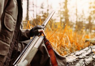 Στη ΜΕΘ σε κρίσιμη κατάσταση 33χρονος κυνηγός, τον πυροβόλησε φίλος του κατά λάθος
