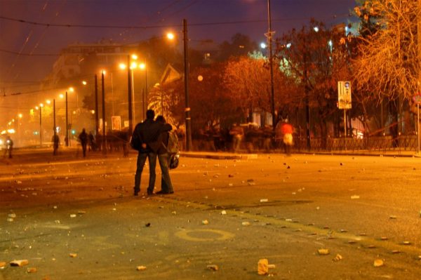 15 Δεκέμβρηδες τους βάρυναν την πλάτη – Κρατήστε το στόμα σας κλειστό