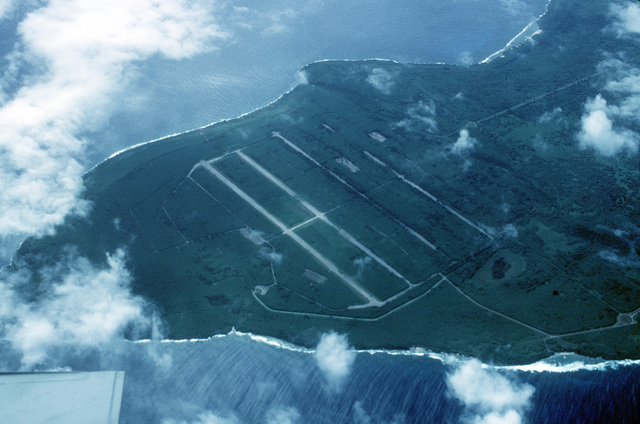 Τίνιαν, το νησί-βάση των ΗΠΑ στον Ειρηνικό «νεκρανασταίνεται» με το βλέμμα στην Κίνα