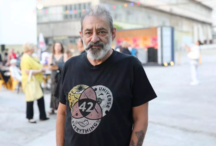 Αντώνης Καφετζόπουλος: «Μου είναι συμπαθής ο Κασσελάκης το ότι είναι ανοιχτά γκέι και παντρεύτηκε»