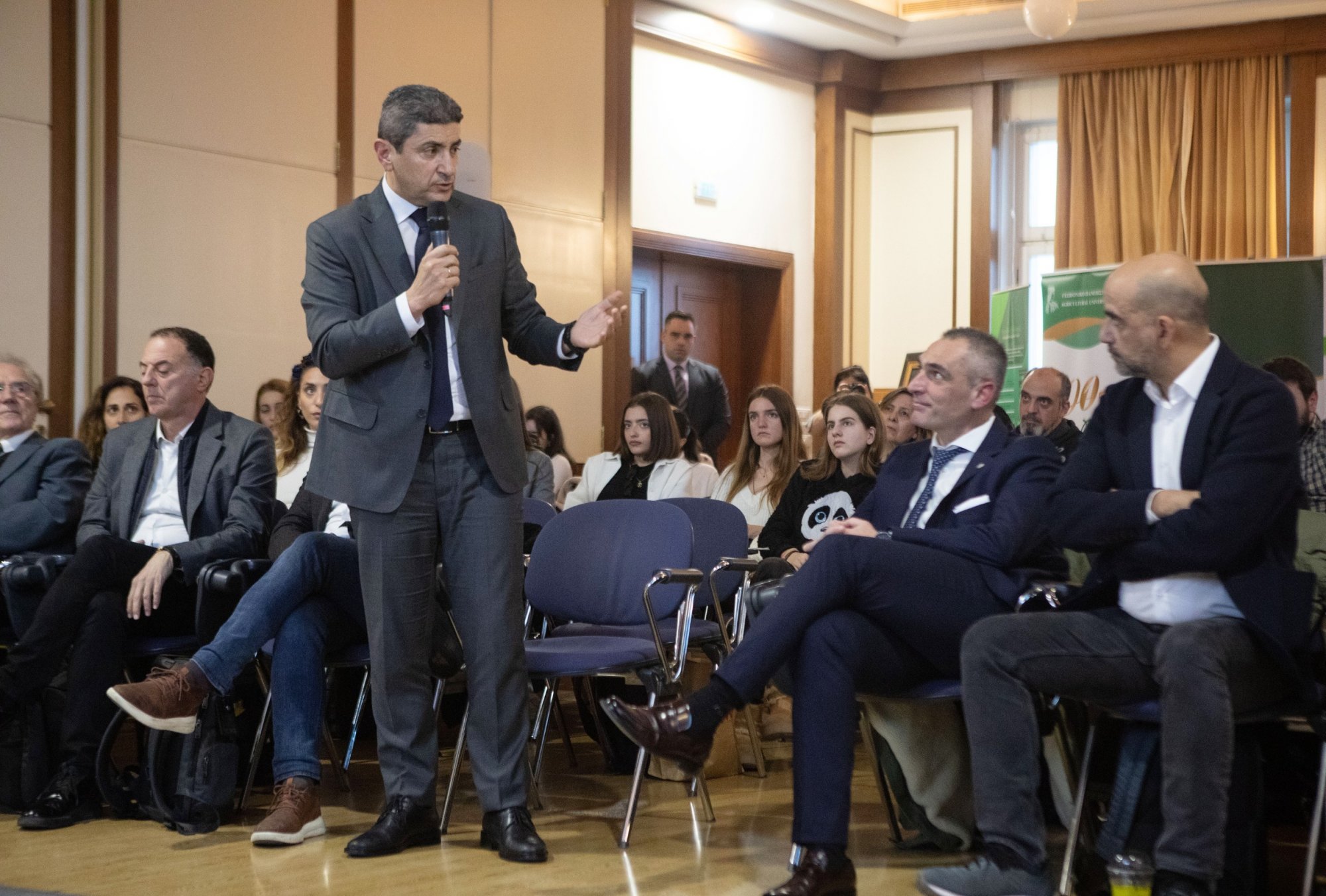 Αυγενάκης: Επιτάσσεται η καθολική ένταξη των νέων τεχνολογιών και της καινοτομίας στην αγροτική παραγωγή