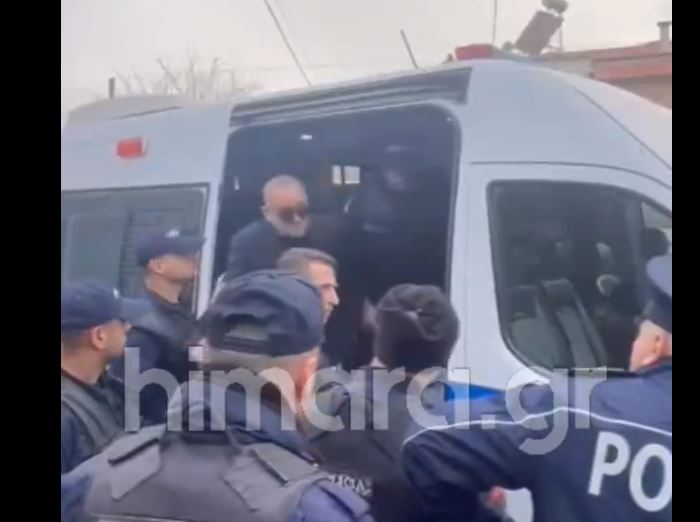 Χιμάρα: Συνοδεία ισχυρών αστυνομικών δυνάμεων ο Μπελέρης στην κηδεία της γιαγιάς του
