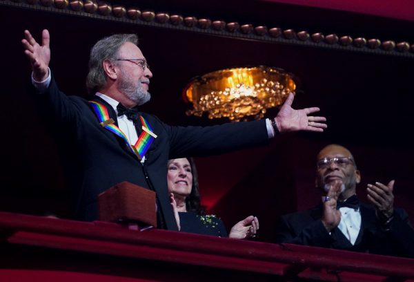 «Είσαι μόνο 75 ετών»: Τα αστεία για τον Μπάιντεν και η ατάκα του Ντε Νίρο στον Μπίλι Κρίσταλ