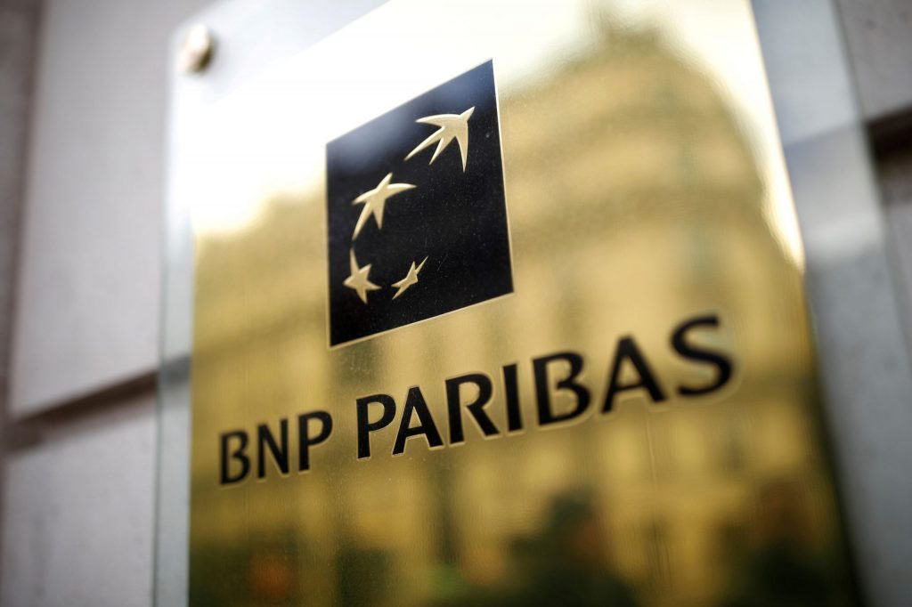 «Καμπάνες» 20 εκατ. δολ. σε HSBC και BNP Paribas
