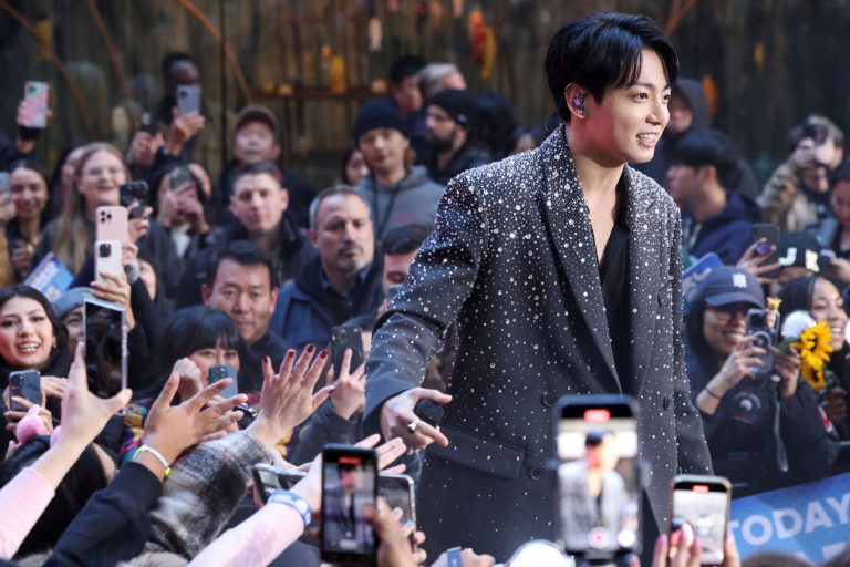 Οι BTS πάνε στρατό – Η έκκλησή στους θαυμαστές τους