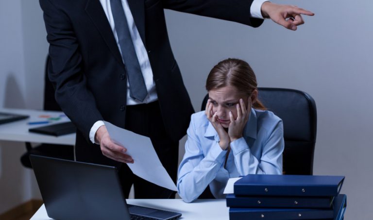 Mobbing στην Ελλάδα: Στην 3η θέση η χώρα μας στην Ευρώπη – Τα σημάδια της εργασιακής κακοποίησης