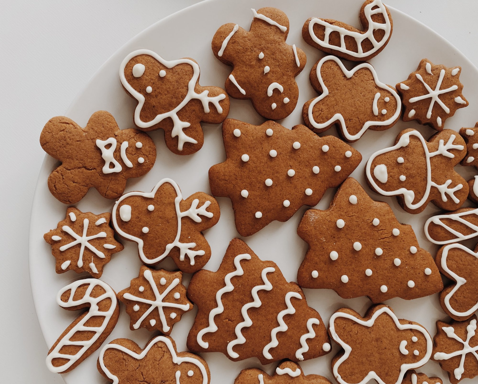 Φτιάχνουμε γιορτινά μπισκότα gingerbread και απολαμβάνουμε ποιοτικό χρόνο με τα παιδιά