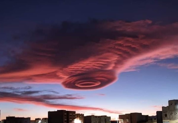 Κολυδάς: «Η τέχνη των σύννεφων» – Το «UFO» στον ουρανό του Μαρόκου