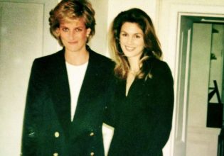 Η Σίντι Κρόφορντ δημοσιεύει φωτογραφία με την πριγκίπισσα Νταϊάνα -«Ήμουν αμήχανη»