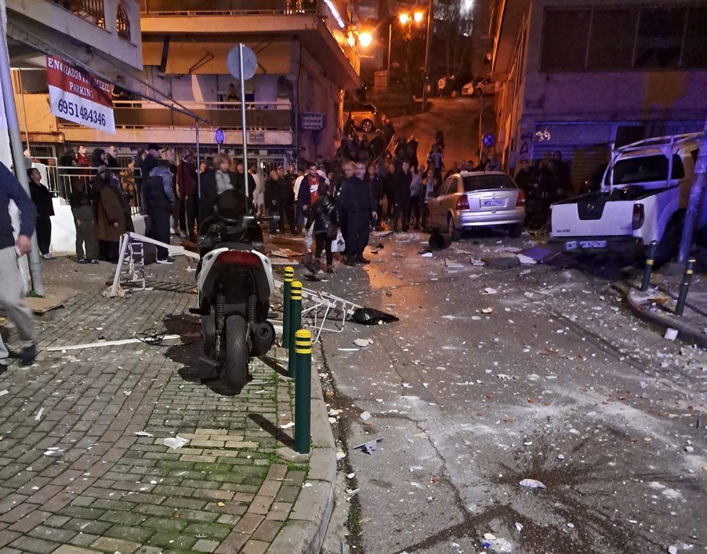 Θεσσαλονίκη: Ισχυρή έκρηξη σε διαμέρισμα – Ένας τραυματίας