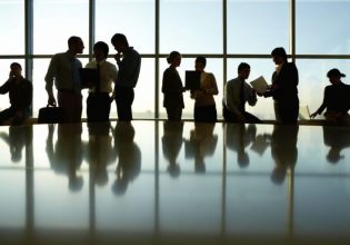 Εργαζόμενοι συνταξιούχοι: Από Φεβρουάριο κόβεται το πέναλτι