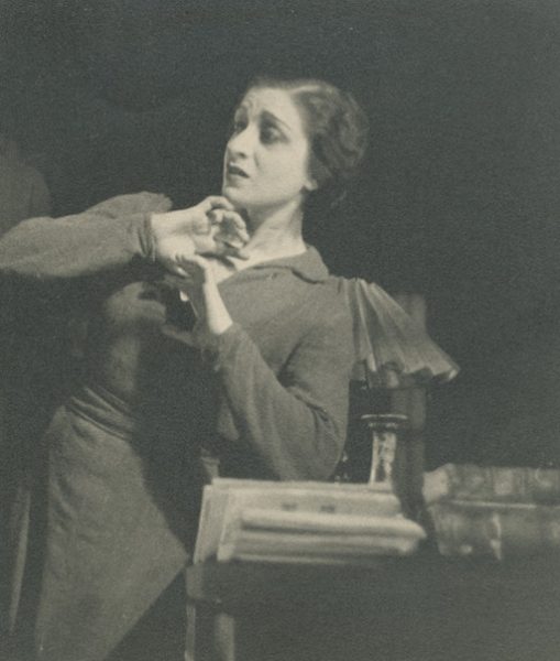 Ελένη Παπαδάκη: Ευλογημένη απ’ τη Μοίρα, αλλά και σφραγισμένη απ’ τη Μοίρα