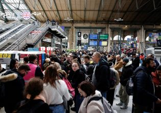 Αγγλία: Στις… ράγες τα δρομολόγια της Eurostar, αβεβαιότητα για μία σήραγγα
