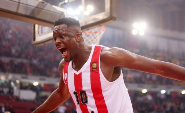 Μουσταφά Φαλ: ένας σέντερ που μοιάζει με …πλέι μέικερ