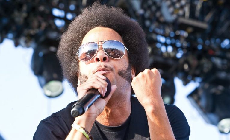 «Το να είσαι κομμουνιστής είναι ό,τι πιο κοντινό στο να είσαι υπερήρωας»