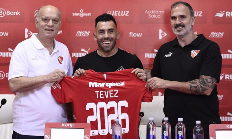 Ανανέωσε το συμβόλαιό του με την Ιντεπεντιέντε ο Κάρλος Τέβες (pic)