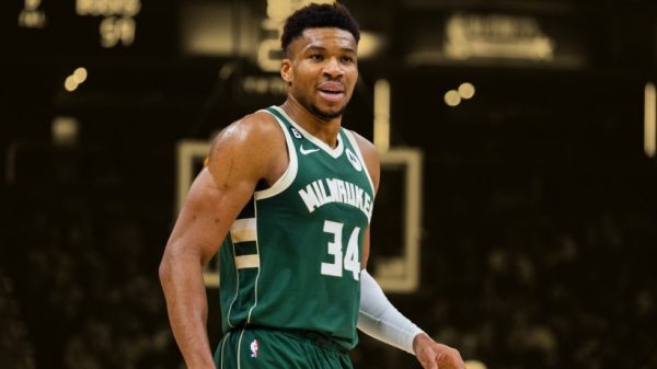 MVP: Τα καλύτερα του «τριπλού» Γιάννη απέναντι στους Χοκς (vid)