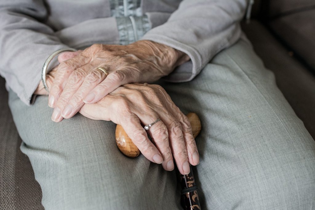 Ηράκλειο: Προκαταρκτική έρευνα για τον θάνατο 92χρονης σε γηροκομείο από καθαριστικό