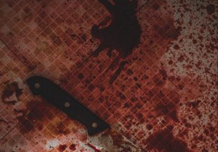 Φονικό στη Νέα Σμύρνη: Συχνοί οι καβγάδες μεταξύ των αδερφών – Η επίθεση με σιδερογροθιά και μαχαίρι