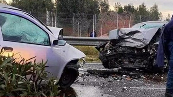 Τροχαίο στα Σπάτα: «Πήγε άδικα η γυναίκα μου, έχω 4 παιδιά» – Συγκλονίζει ο σύζυγος της 52χρονης