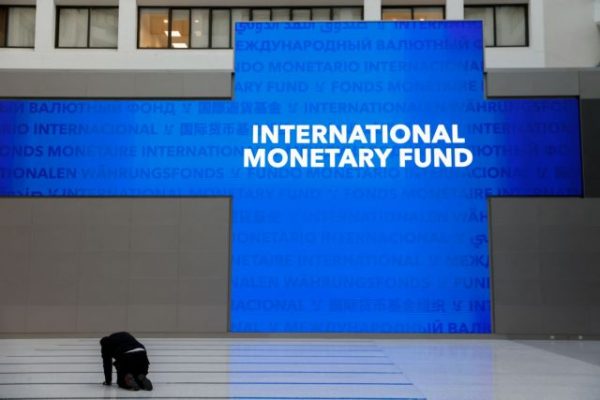 ΔΝΤ: Χαιρετίζει τα «τολμηρά» μέτρα της νέας ακροδεξιάς κυβέρνησης στην Αργεντινή