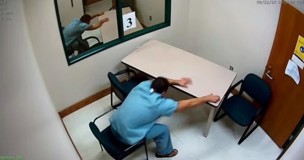 O Joel Pellot στη διάρκεια της ανάκρισής του