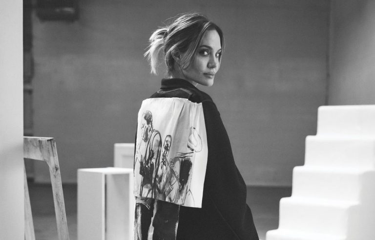 Η Αντζελίνα Τζολί ξαναφτιάχνει τη ζωή της – Το νέο εγχείρημα και η μετακόμιση που σχεδιάζει