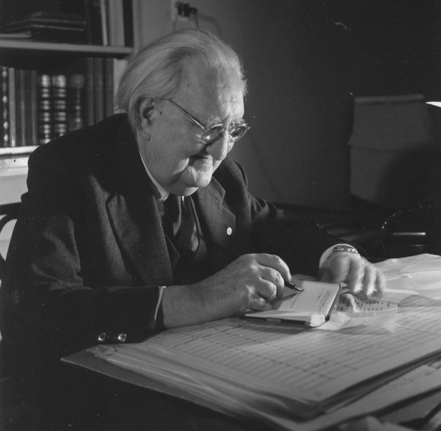 Μανώλης Καλομοίρης: Το μουσικό «πιστεύω» του