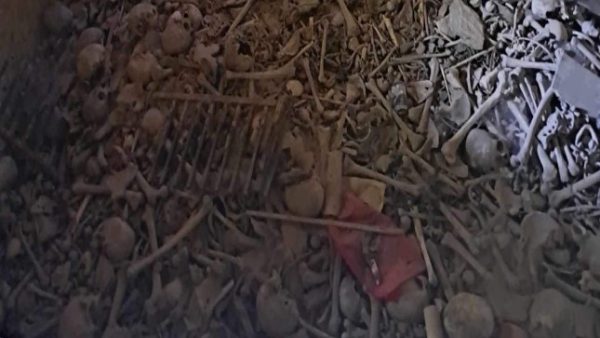 Ηράκλειο: Φρίκη σε κοιμητήριο – Οστά και κρανία πεταμένα σε κοινή θέα