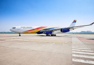 Γαλλία: Οι αρχές καθηλώνουν αεροπλάνο που μετέφερε 303 Ινδούς λόγω υποψίας για trafficking