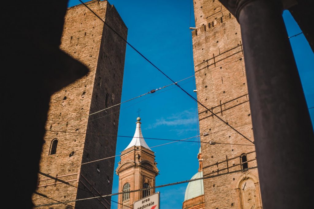 Μπολόνια: Φόβοι ότι θα καταρρεύσει ο μεσαιωνικός πύργος Γκαριζέντα – Ξεκινάνε άμεσα εργασίες